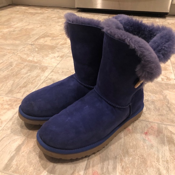UGG Shoes - UGG Bailey Button boots sz 11 excellent condition